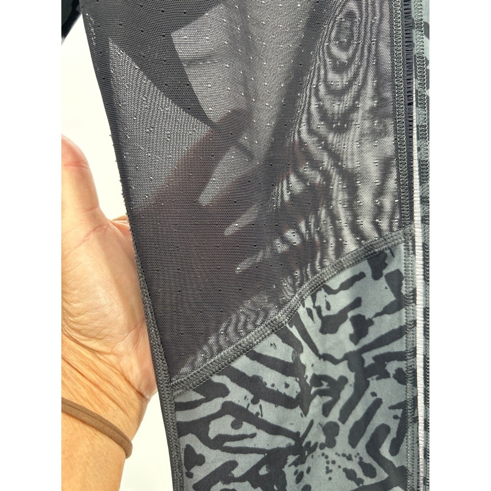 Lululemon High Rise Mesh Panel Leggings Grey Black Abstract Print Size‎ 6 - Picture 4 of 9